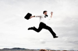 用炒股软件炒股靠谱吗？平台稳定性深度解析